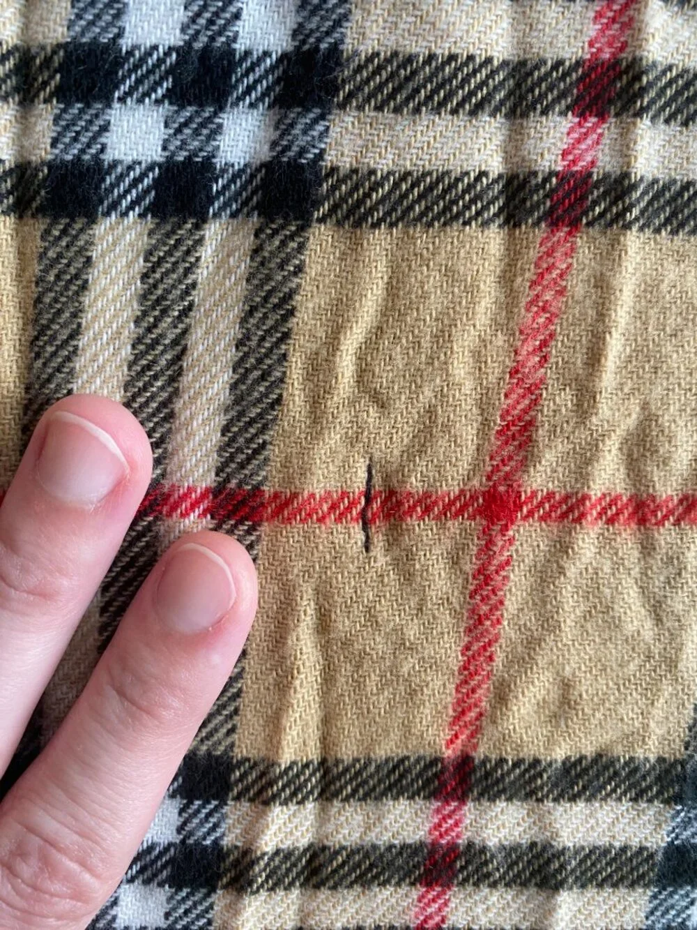 Burberry 100% Cashmere Nova Check Plaid Fringe Scarf England